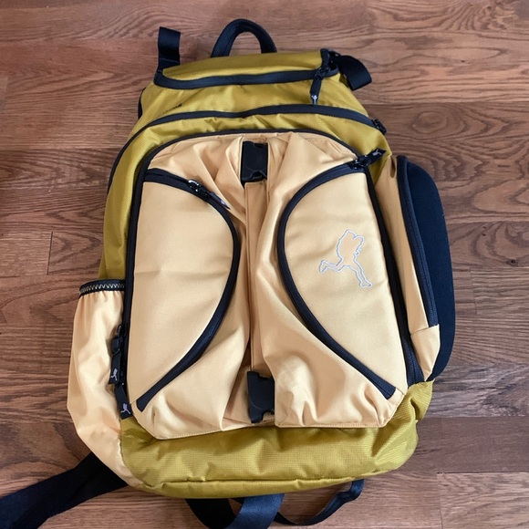 Dana Designs Turnstile Hiking Commuter Backpack Outdoor Mustard Backpack 19x14